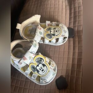 Disney baby sandals 9-12 months